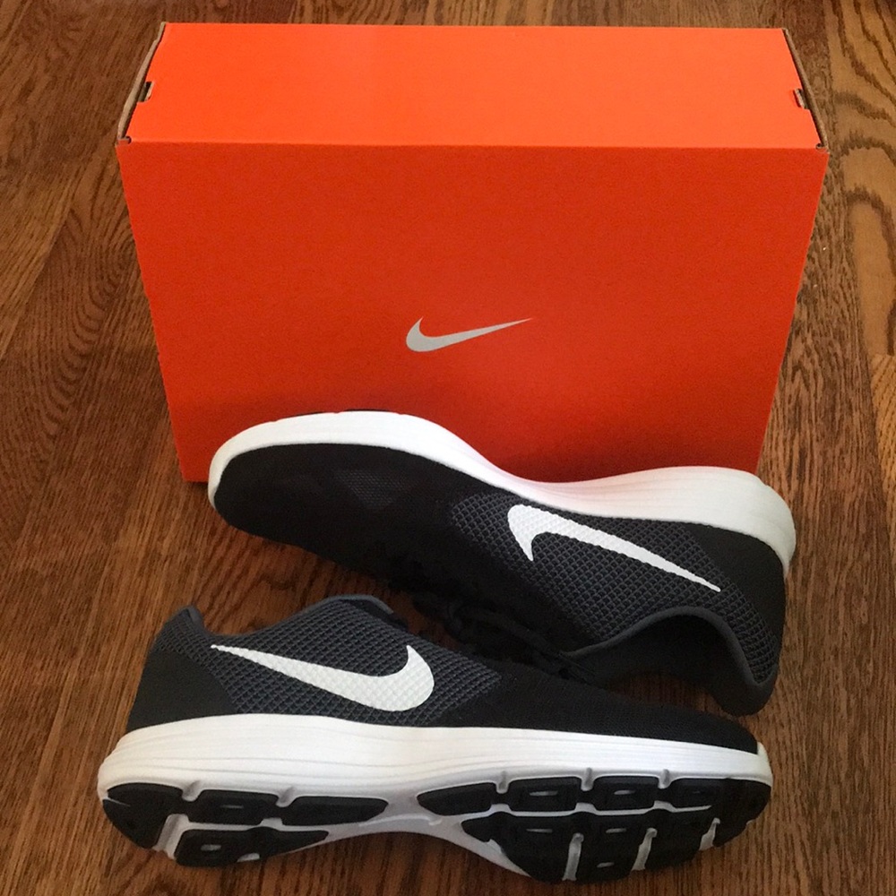 New Nike Revolution 3